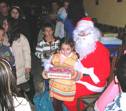 Entrega de regalos en Nochebuena ...