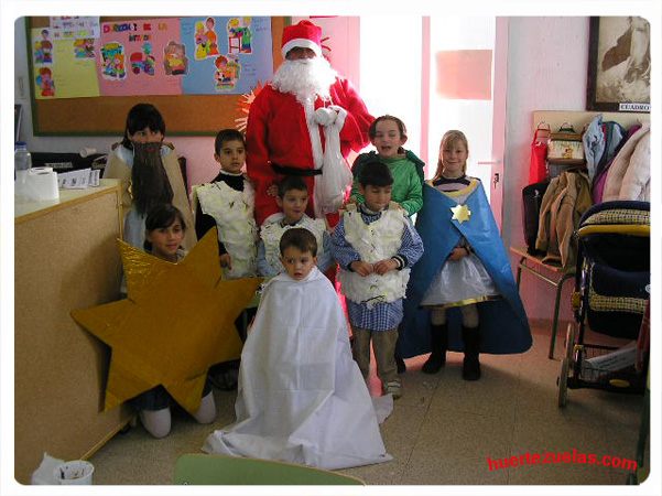 Entrega de regalos en la escula